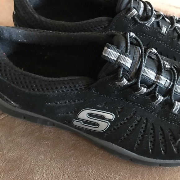 Skechers - Picture 3 of 3